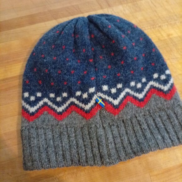 Fjällräven Wool-Blend Nordic Knit Beanie – Blue/Red/Grey - Picture 3 of 5